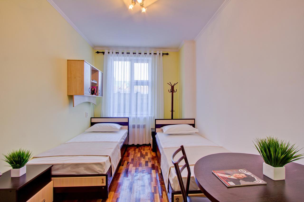 Centre Hostel Bishkek Esterno foto