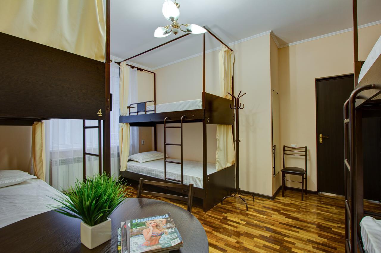 Centre Hostel Bishkek Esterno foto