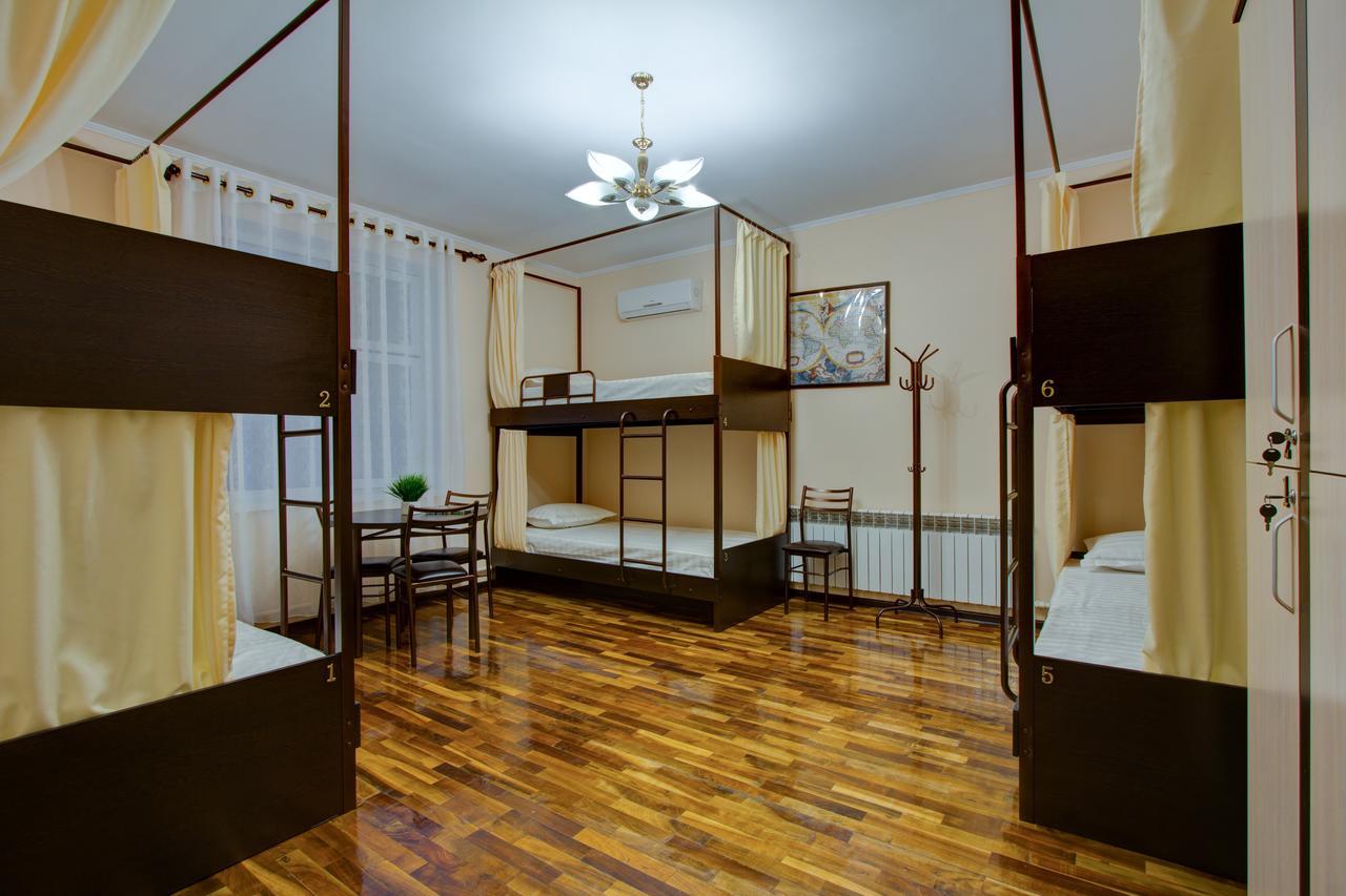 Centre Hostel Bishkek Esterno foto